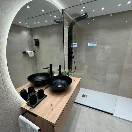 Zelun Center *